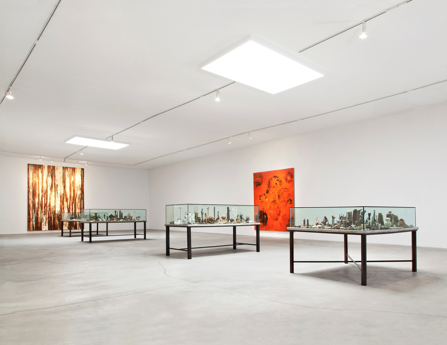 Fieldmarks 1, Table of Contents 1, 111, 1V, 11 and Burn Cycle. Installation View. Courtesy Ace Gallery Los Angeles.